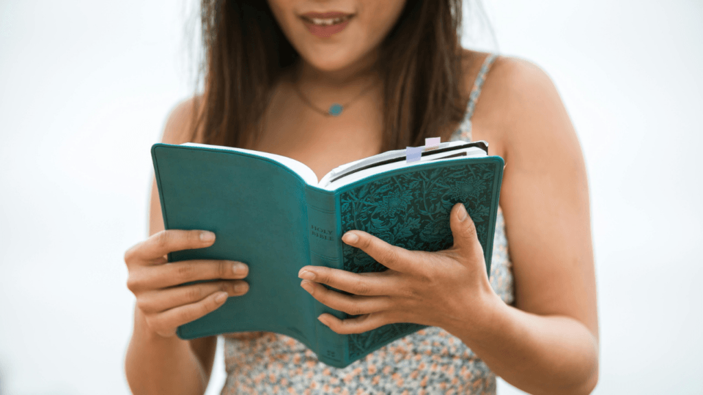 How Digital Devotionals Are Reshaping Bible Reading in 2026